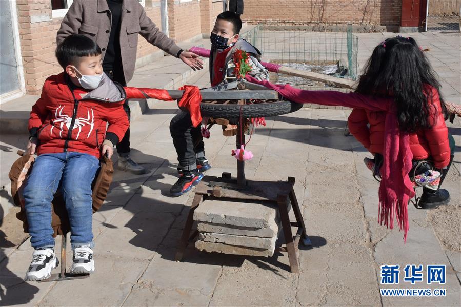 （圖文互動(dòng)）&ldquo;宅&rdquo;出新境界！內(nèi)蒙古一農(nóng)民在家里造出游樂(lè)場(chǎng)