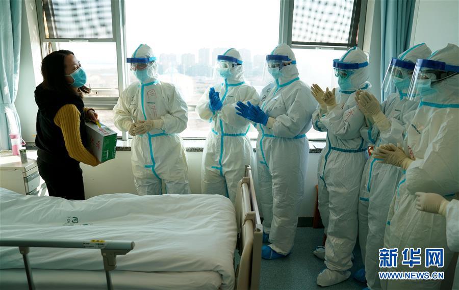 （新華全媒頭條&middot;圖文互動(dòng)）（6）&ldquo;與國(guó)家同舟，與人民共濟(jì)&rdquo;&mdash;&mdash;新冠肺炎重癥救治同濟(jì)醫(yī)院戰(zhàn)&ldquo;疫&rdquo;直擊