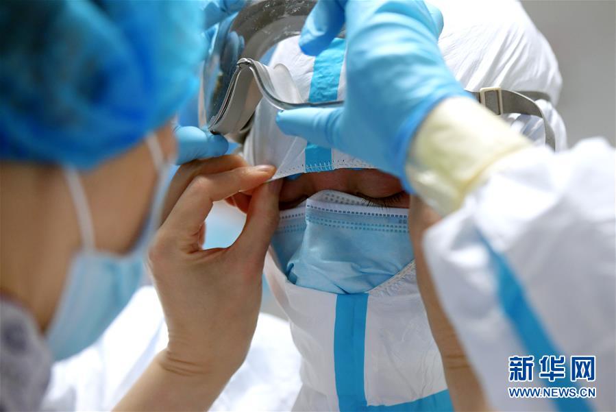 （新華全媒頭條&middot;圖文互動(dòng)）（10）&ldquo;與國(guó)家同舟，與人民共濟(jì)&rdquo;&mdash;&mdash;新冠肺炎重癥救治同濟(jì)醫(yī)院戰(zhàn)&ldquo;疫&rdquo;直擊