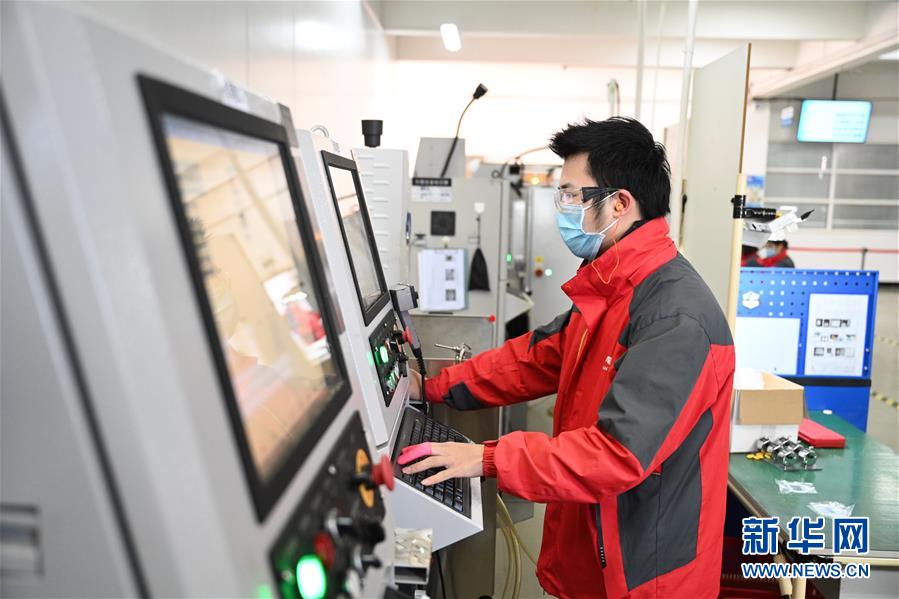 （來自經(jīng)濟(jì)前沿的故事&middot;企業(yè)復(fù)工復(fù)產(chǎn)&middot;圖文互動(dòng)）（7）&ldquo;危機(jī)中發(fā)現(xiàn)新商機(jī)&rdquo;&mdash;&mdash;中國科技制造企業(yè)復(fù)工復(fù)產(chǎn)觀察