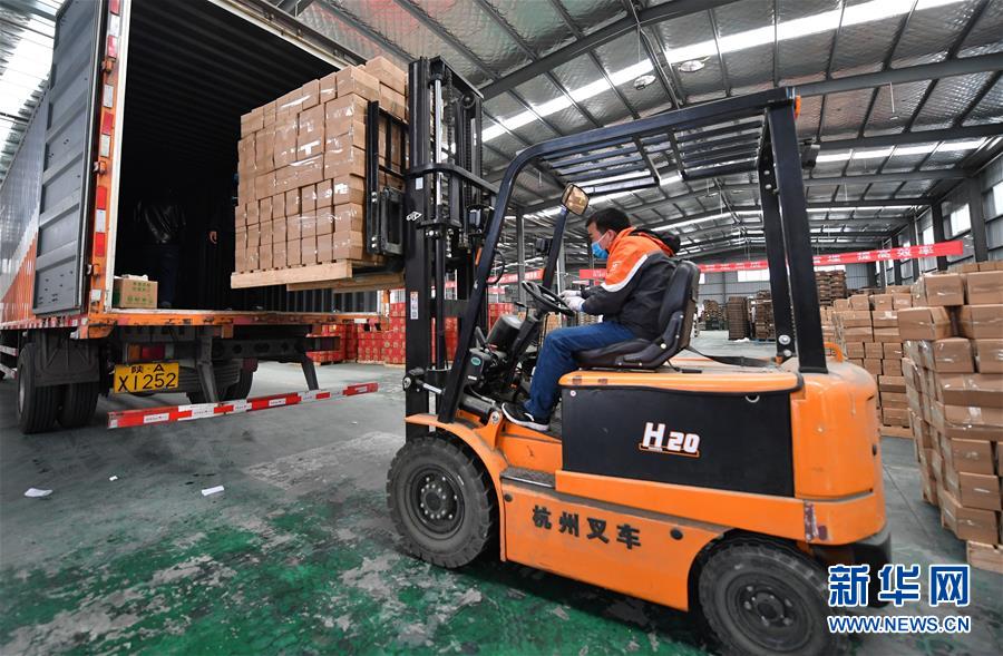 （聚焦疫情防控&middot;圖文互動(dòng)）（6）&ldquo;一輛輛車出發(fā)，春暖花開(kāi)的日子就不遠(yuǎn)了&rdquo;&mdash;&mdash;西北電商大縣陜西省武功縣復(fù)工見(jiàn)聞