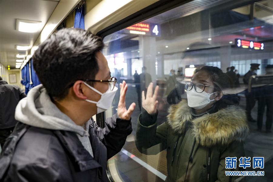 （聚焦疫情防控&middot;對口支援19省份在奮戰(zhàn)&middot;圖文互動）（5）&ldquo;當我們摘下口罩，看到彼此勝利的微笑&rdquo;&mdash;&mdash;重慶對口支援孝感市抗擊疫情紀實