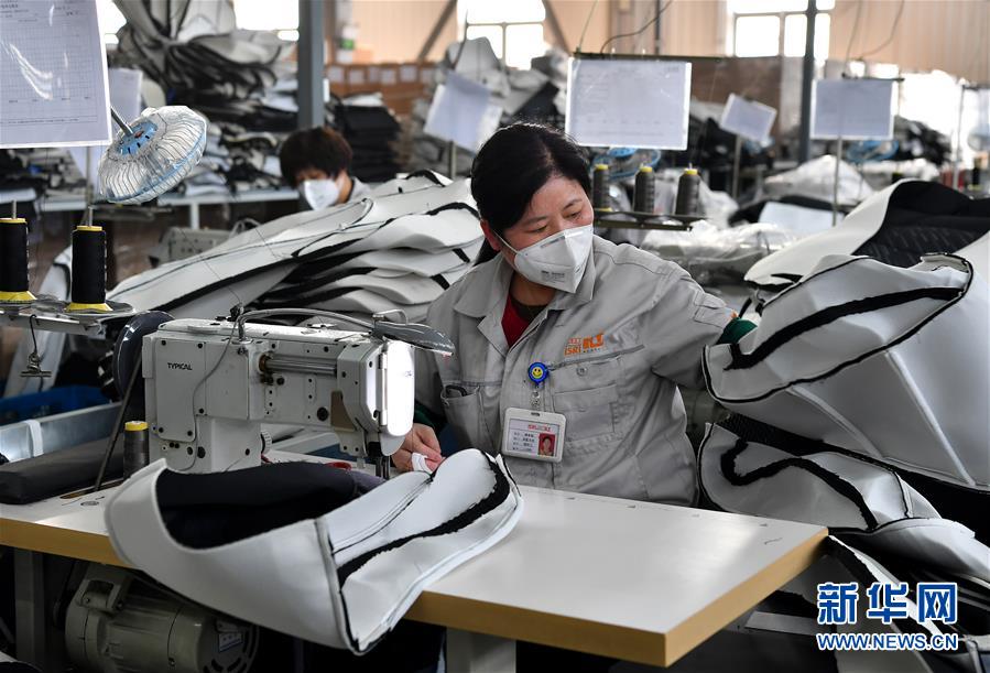 （圖文互動）（5）&ldquo;春天到了，熟悉的生活正在慢慢回來&rdquo;&mdash;&mdash;陜西多地復(fù)產(chǎn)復(fù)工一線見聞