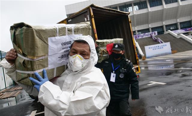 2082849_(新媒體組圖附視頻)應(yīng)急車(chē)隊(duì)司_8.jpg 2082849_(新媒體組圖附視頻)應(yīng)急車(chē)隊(duì)司_8.jpg