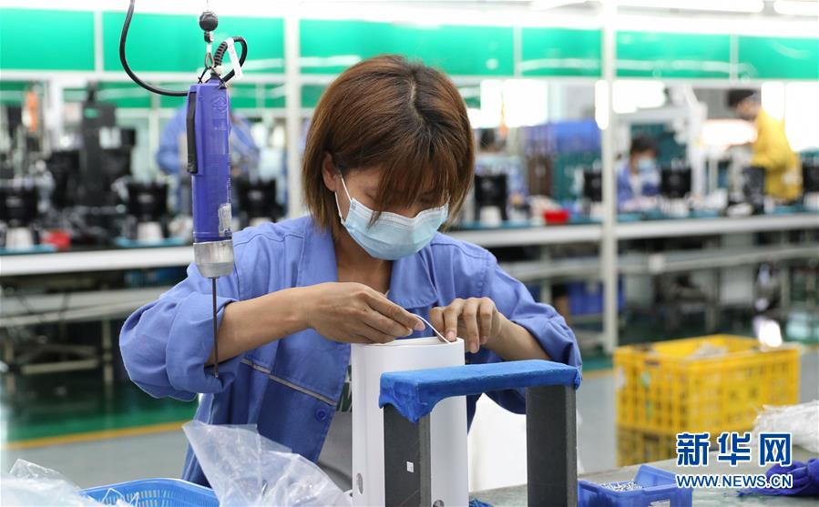 （抓好經(jīng)濟發(fā)展 應(yīng)對復(fù)雜局面&middot;圖文互動）（1）在&ldquo;家電之都&rdquo;順德看&ldquo;中國制造&rdquo;抗壓前行 