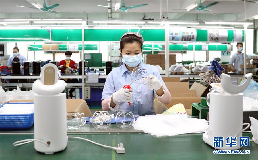 （抓好經(jīng)濟發(fā)展 應(yīng)對復(fù)雜局面&middot;圖文互動）（3）在&ldquo;家電之都&rdquo;順德看&ldquo;中國制造&rdquo;抗壓前行 