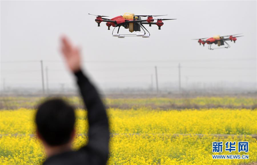 （抓好春耕備耕 穩(wěn)住農(nóng)業(yè)生產(chǎn)&middot;圖文互動）（1）智能農(nóng)機(jī)、&ldquo;訂單&rdquo;服務(wù)、&ldquo;云端&rdquo;種菜&mdash;&mdash;來自江西的春耕&ldquo;新事&rdquo;