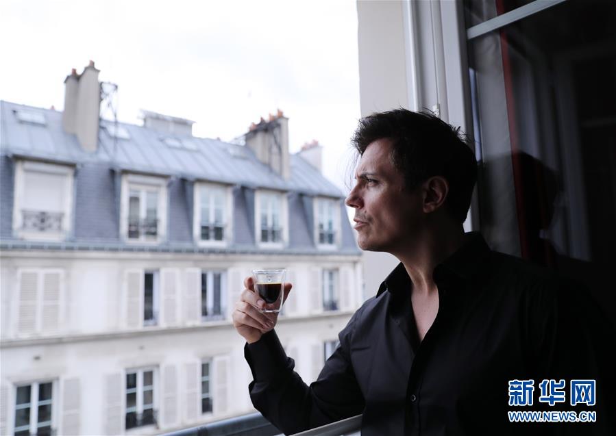 （國(guó)際&middot;圖文互動(dòng)）（5）通訊：手牽手，我們共同驅(qū)散陰霾&mdash;&mdash;法國(guó)音樂(lè)人創(chuàng)作抗疫歌曲背后的故事