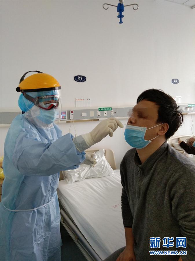 （在習(xí)近平新時(shí)代中國(guó)特色社會(huì)主義思想指引下&mdash;&mdash;新時(shí)代新作為新篇章&middot;習(xí)近平總書(shū)記關(guān)切事&middot;圖文互動(dòng)）（1）口罩擋不住你的美&mdash;&mdash;戰(zhàn)&ldquo;疫&rdquo;一線巾幗掠影