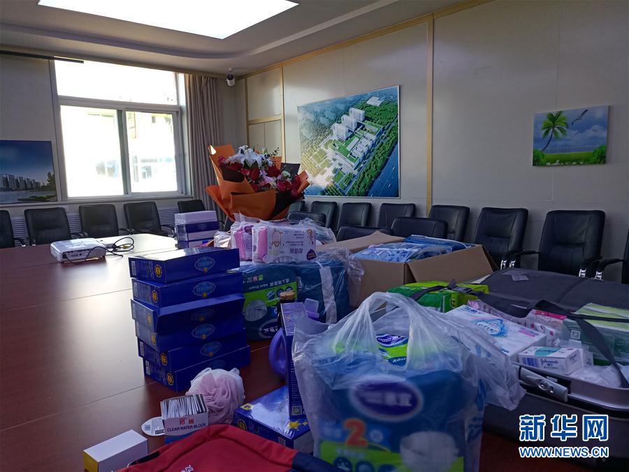 （在習(xí)近平新時(shí)代中國(guó)特色社會(huì)主義思想指引下&mdash;&mdash;新時(shí)代新作為新篇章&middot;習(xí)近平總書(shū)記關(guān)切事&middot;圖文互動(dòng)）（4）口罩擋不住你的美&mdash;&mdash;戰(zhàn)&ldquo;疫&rdquo;一線巾幗掠影