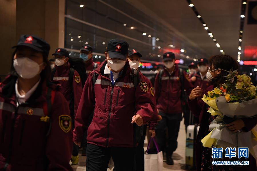(聚焦疫情防控)(15)英雄回家