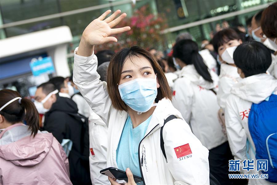 （新華全媒頭條&middot;圖文互動）（4）最美逆行者，武漢永遠記得你！&mdash;&mdash;首批援鄂醫(yī)療隊返程紀實