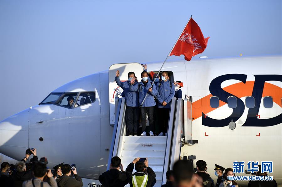 （新華全媒頭條&middot;圖文互動）（16）最美逆行者，武漢永遠記得你！&mdash;&mdash;首批援鄂醫(yī)療隊返程紀實