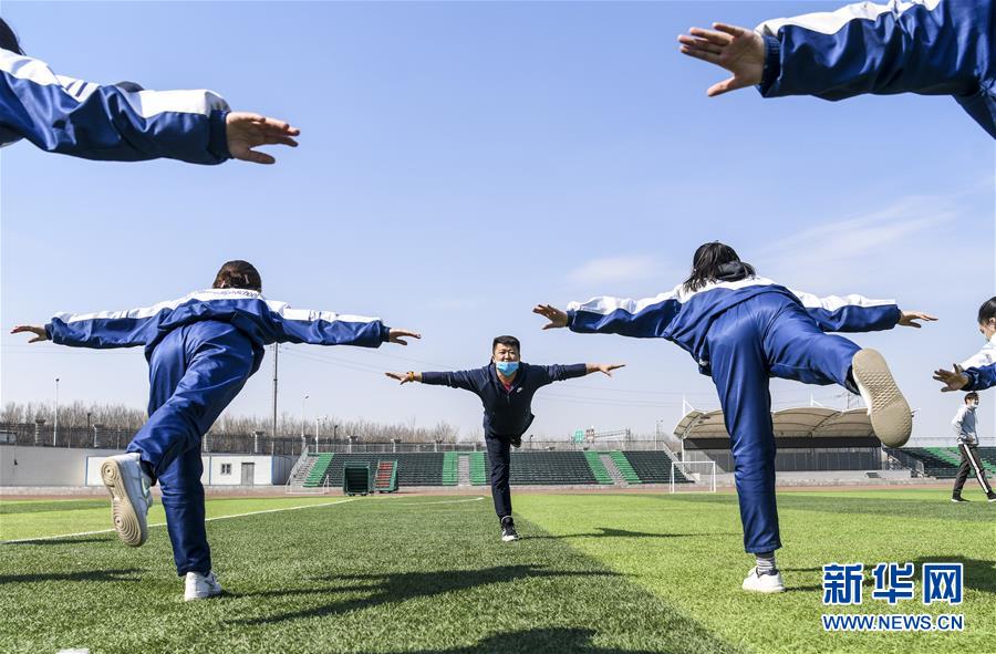 （圖文互動）（8）&ldquo;早&rdquo;安同學(xué)，&ldquo;早&rdquo;安老師！&mdash;&mdash;新疆初高中畢業(yè)班復(fù)課一周回訪見聞