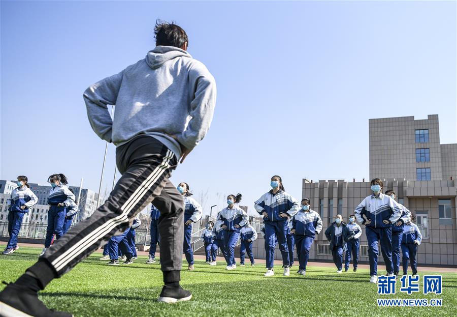 （圖文互動）（11）&ldquo;早&rdquo;安同學(xué)，&ldquo;早&rdquo;安老師！&mdash;&mdash;新疆初高中畢業(yè)班復(fù)課一周回訪見聞