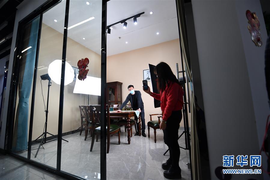 （聚焦復(fù)工復(fù)產(chǎn)&middot;圖文互動）（7）記者手記：戰(zhàn)&ldquo;疫&rdquo;中增長，這些企業(yè)做對了什么？