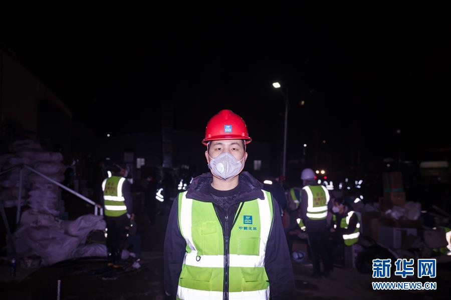 （一線抗疫群英譜&middot;圖文互動）（5）羅文浩：&ldquo;女兒，你的名字里有溫暖，有榮光！&rdquo;