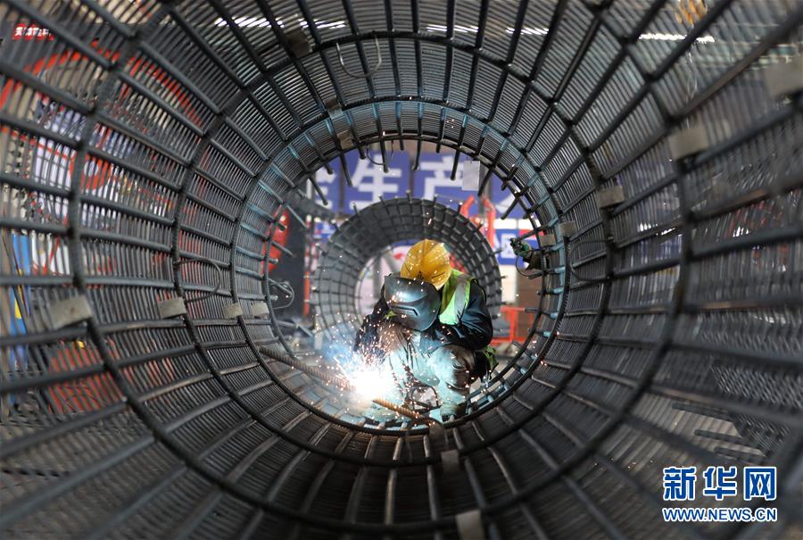 (中國經(jīng)濟(jì)新觀察·圖文互動(dòng))(3)重大投資項(xiàng)目開復(fù)工提速 吹響中國經(jīng)濟(jì)復(fù)蘇“沖鋒號(hào)”