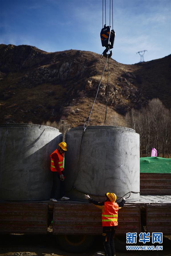 (中國經(jīng)濟(jì)新觀察·圖文互動(dòng))(4)重大投資項(xiàng)目開復(fù)工提速 吹響中國經(jīng)濟(jì)復(fù)蘇“沖鋒號(hào)”