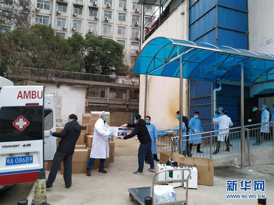 (在習(xí)近平新時(shí)代中國(guó)特色社會(huì)主義思想指引下——新時(shí)代新作為新篇章·習(xí)近平總書記關(guān)切事·圖文互動(dòng))(6)化“危”為“機(jī)” 念好“新”字訣——各地產(chǎn)業(yè)發(fā)展“新”動(dòng)向掃描