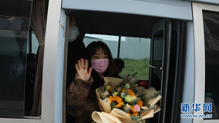 （新華全媒頭條&middot;習近平致敬的戰(zhàn)&ldquo;疫&rdquo;英雄&middot;武漢人民篇&middot;圖文互動）（3）壯哉，大武漢&mdash;&mdash;獻給英雄的武漢人民