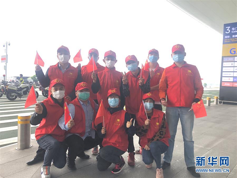 （新華全媒頭條&middot;習近平致敬的戰(zhàn)&ldquo;疫&rdquo;英雄&middot;武漢人民篇&middot;圖文互動）（10）壯哉，大武漢&mdash;&mdash;獻給英雄的武漢人民