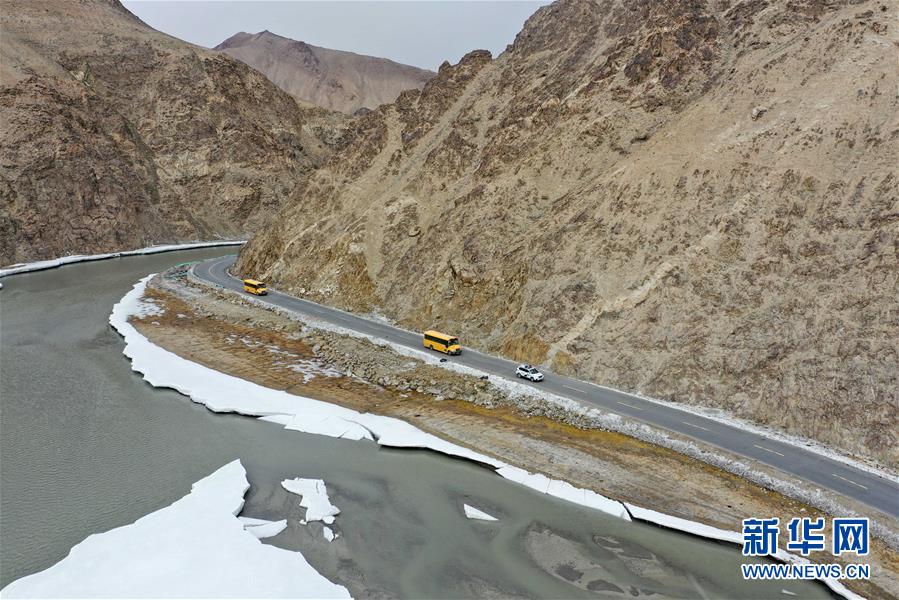 (圖文互動)(4)兩代帕米爾高原牧民的上學(xué)路