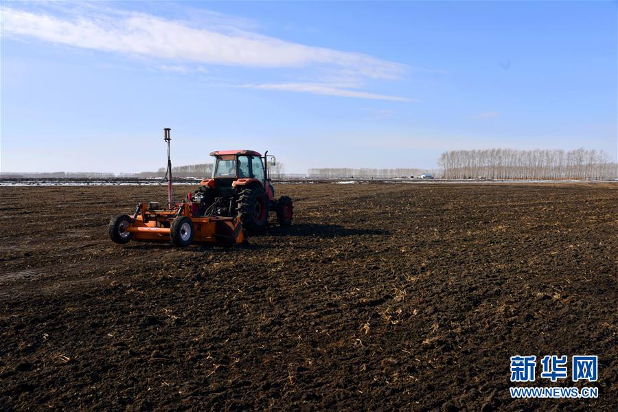 （在習近平新時代中國特色社會主義思想指引下&mdash;&mdash;新時代新作為新篇章&middot;習近平總書記關切事&middot;圖文互動）（4）希望的田野，希望的春天&mdash;&mdash;各地農(nóng)業(yè)生產(chǎn)新動態(tài)掃描
