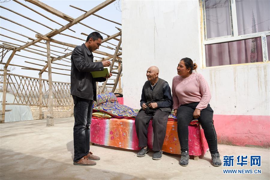 (決戰(zhàn)決勝脫貧攻堅·圖文互動)(7)決戰(zhàn)昆侖——新疆聚焦10個未摘帽縣展開深度貧困攻堅戰(zhàn)