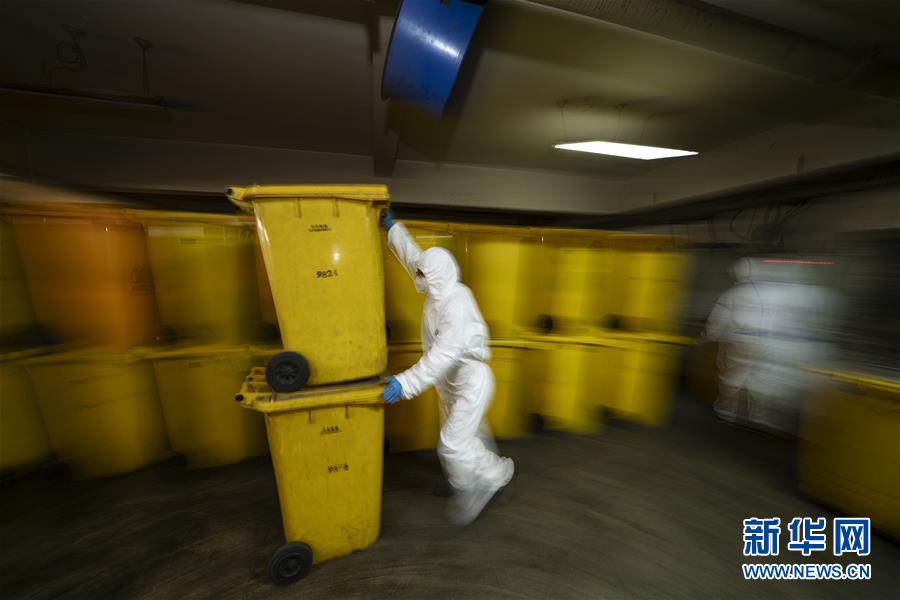 （聚焦疫情防控&middot;圖文互動(dòng)）（4）&ldquo;隱蔽&rdquo;防線(xiàn)上的阻擊戰(zhàn)&mdash;&mdash;武漢醫(yī)療廢物處理從&ldquo;全線(xiàn)告急&rdquo;到&ldquo;日產(chǎn)日清&rdquo; 