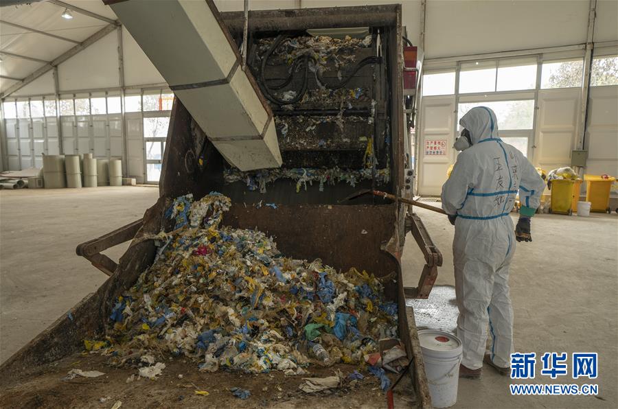 （聚焦疫情防控&middot;圖文互動(dòng)）（10）&ldquo;隱蔽&rdquo;防線(xiàn)上的阻擊戰(zhàn)&mdash;&mdash;武漢醫(yī)療廢物處理從&ldquo;全線(xiàn)告急&rdquo;到&ldquo;日產(chǎn)日清&rdquo; 