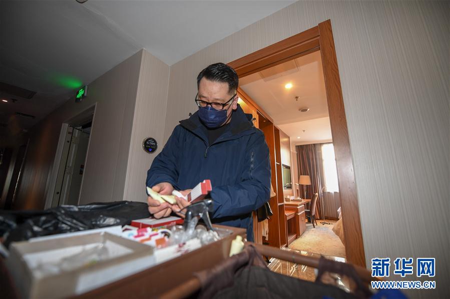 (一線抗疫群英譜·圖文互動(dòng))(2)服務(wù)白衣天使的“管家”艾厚宇