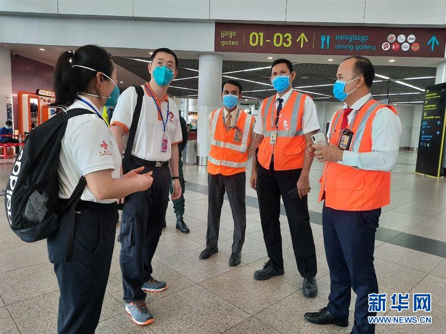 （國際疫情&middot;圖文互動）（4）&ldquo;工作忙碌又細致，經(jīng)驗豐富又專業(yè)&rdquo;&mdash;&mdash;一名柬埔寨青年眼中的中國援柬抗疫醫(yī)療專家組