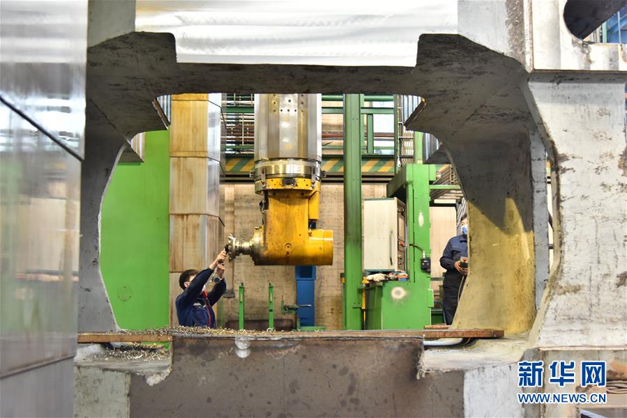 (聚焦復工復產(chǎn)·圖文互動)(3)“大國重器”生產(chǎn)如火如荼——裝備制造業(yè)基地齊齊哈爾加快復工復產(chǎn)見聞