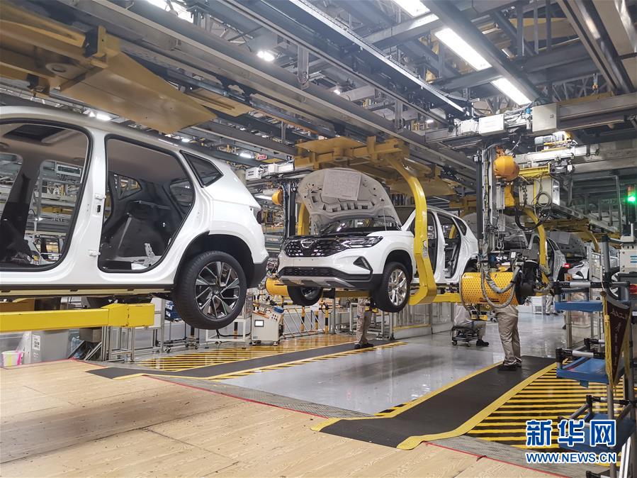 (在習(xí)近平新時(shí)代中國(guó)特色社會(huì)主義思想指引下——新時(shí)代新作為新篇章·習(xí)近平總書記關(guān)切事·圖文互動(dòng))(4)按下復(fù)工復(fù)產(chǎn)“快進(jìn)鍵”