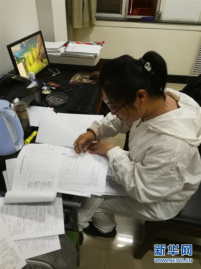 （一線抗疫群英譜&middot;圖文互動(dòng)）（1）山西檢測(cè)員伉儷：疫情不退，決不放松