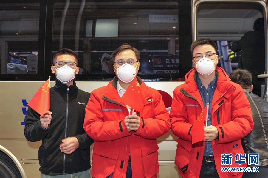 （聚焦疫情防控&middot;圖文互動(dòng)）（8）分秒必爭！一切為了治病救人&mdash;&mdash;中國抗疫生命至上的生動(dòng)實(shí)踐