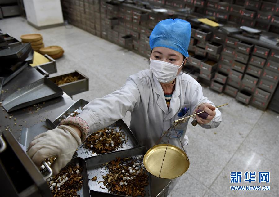 （聚焦疫情防控&middot;圖文互動(dòng)）（14）分秒必爭！一切為了治病救人&mdash;&mdash;中國抗疫生命至上的生動(dòng)實(shí)踐