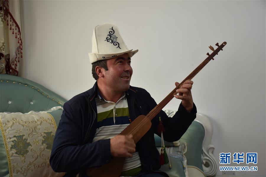 (決戰(zhàn)決勝脫貧攻堅(jiān)·圖文互動(dòng))(4)從高原牧區(qū)走入現(xiàn)代社區(qū)——探訪帕米爾高原搬遷牧民的新生活