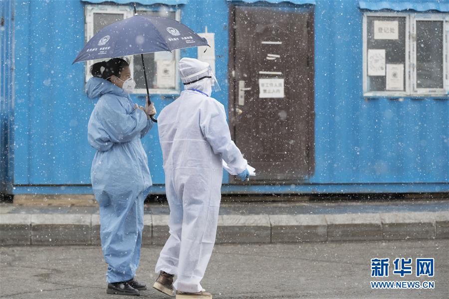 (在習(xí)近平新時(shí)代中國(guó)特色社會(huì)主義思想指引下——新時(shí)代新作為新篇章·習(xí)近平總書(shū)記關(guān)切事·圖文互動(dòng))(6)祛疫未竟 征衣不解——綏芬河小城的抗疫故事