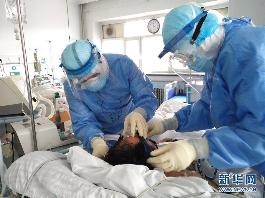 (在習(xí)近平新時(shí)代中國(guó)特色社會(huì)主義思想指引下——新時(shí)代新作為新篇章·習(xí)近平總書(shū)記關(guān)切事·圖文互動(dòng))祛疫未竟 征衣不解——綏芬河小城的抗疫故事