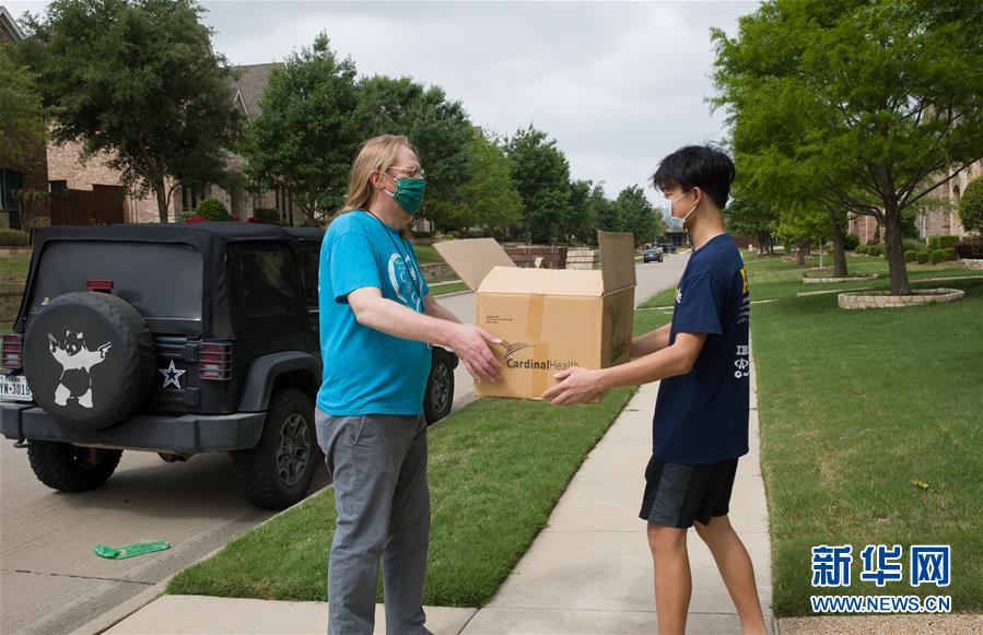 (國際疫情·圖文互動)(1)通訊:學(xué)以致用助力社區(qū)抗疫——美國華裔高中生用3D打印技術(shù)制作防護裝備