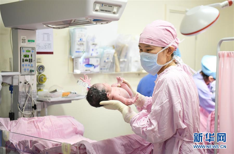 （新華全媒頭條&middot;圖文互動(dòng)）（5）&ldquo;我看不見(jiàn)你的樣子，但我知道你是誰(shuí)&rdquo;&mdash;&mdash;寫在國(guó)際護(hù)士節(jié)來(lái)臨之際