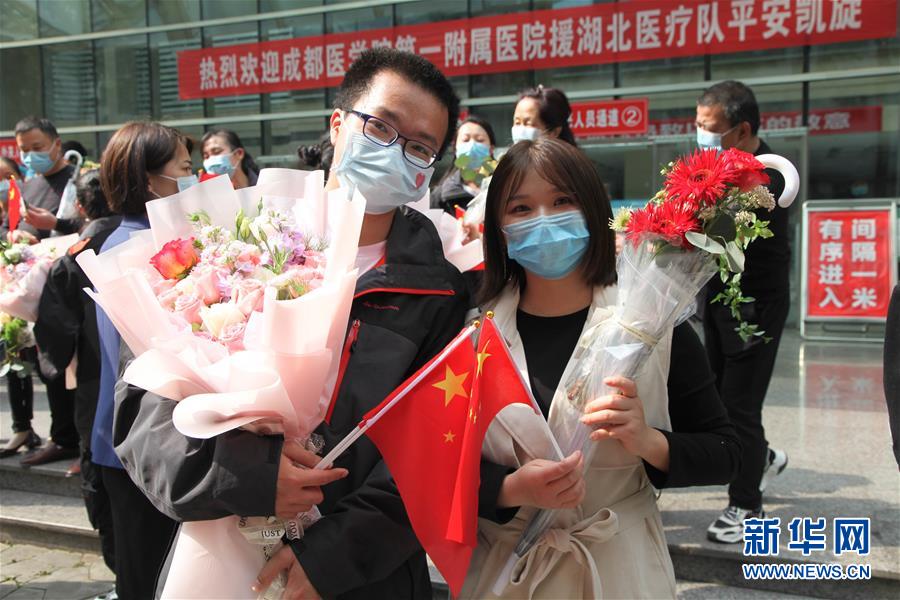 （新華全媒頭條&middot;圖文互動(dòng)）（11）&ldquo;我看不見(jiàn)你的樣子，但我知道你是誰(shuí)&rdquo;&mdash;&mdash;寫在國(guó)際護(hù)士節(jié)來(lái)臨之際