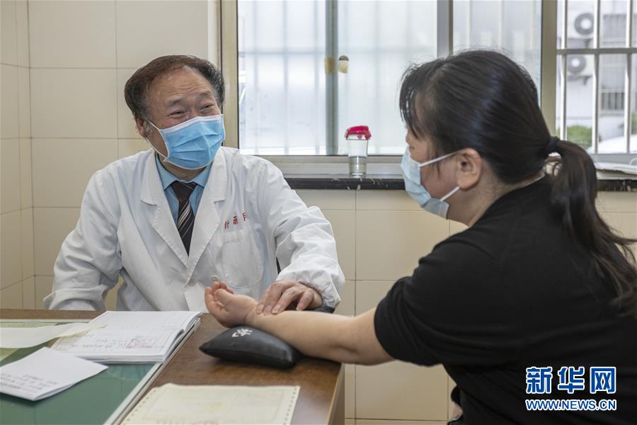 （代表委員履職&middot;圖文互動）（4）&ldquo;履職與行醫(yī)，都要精益求精&rdquo;&mdash;&mdash;全國政協(xié)委員吳煥淦履職記