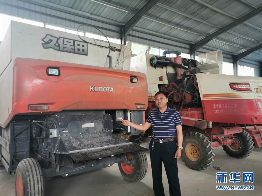 （在習近平新時代中國特色社會主義思想指引下&mdash;&mdash;新時代新作為新篇章&middot;習近平總書記關(guān)切事&middot;圖文互動）（2）新農(nóng)事、新希望&mdash;&mdash;夏收前田間新動態(tài)掃描