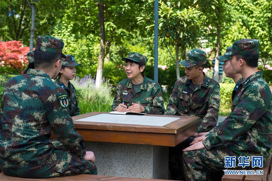 (代表委員履職·圖文互動)全國政協(xié)委員王雪梅:讓更多年輕人了解部隊(duì) 熱愛軍旅文化