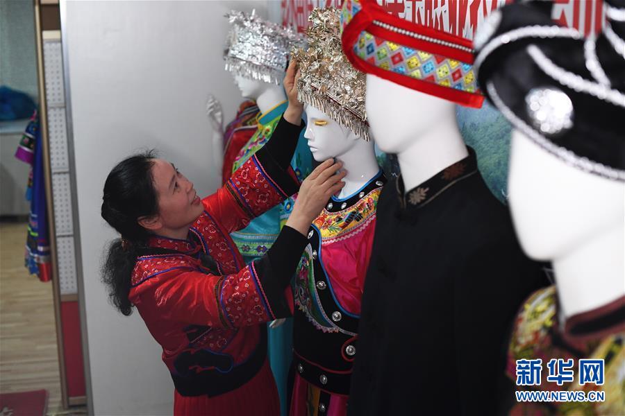 （兩會人物&middot;圖文互動）（5）帶娃、賺錢兩不誤&mdash;&mdash;一位農(nóng)民工代表眼中的脫貧新工作