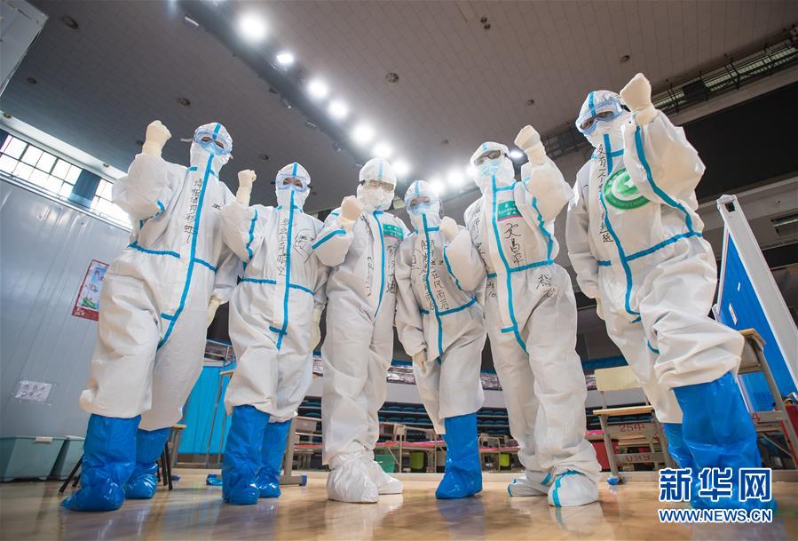 （新華全媒頭條&middot;圖文互動(dòng)）（1）從人民中汲取磅礴力量&mdash;&mdash;習(xí)近平總書記同出席2020年全國(guó)兩會(huì)人大代表、政協(xié)委員共商國(guó)是紀(jì)實(shí)