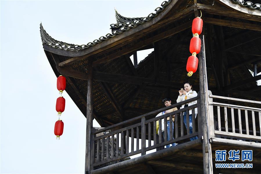 （新華全媒頭條&middot;圖文互動(dòng)）（20）從人民中汲取磅礴力量&mdash;&mdash;習(xí)近平總書記同出席2020年全國(guó)兩會(huì)人大代表、政協(xié)委員共商國(guó)是紀(jì)實(shí)